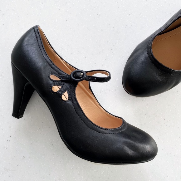 Chase + Chloe Shoes - Chase and Chole Black Vegan Leather Retro Kimmy Heels Mary Jane Pumps